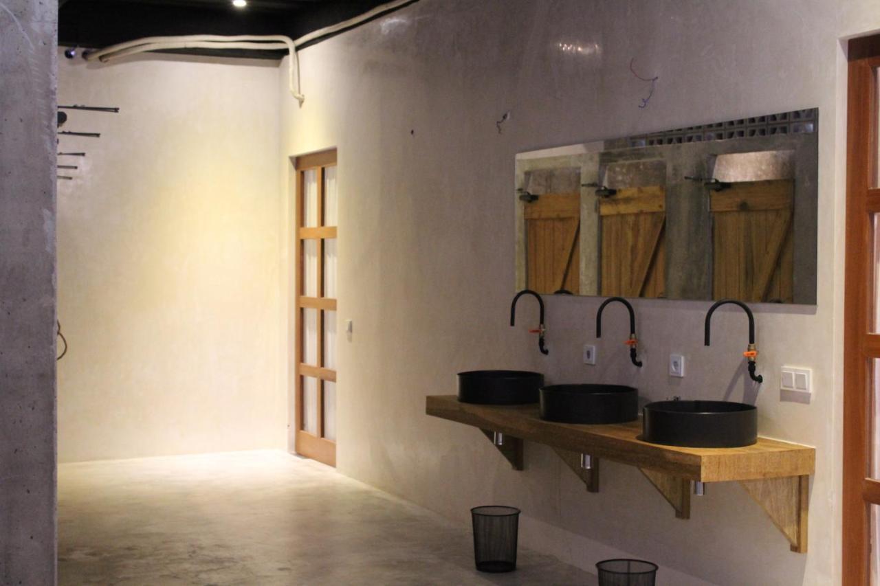 Bamba Capsule Hotel Kuta  Exterior photo